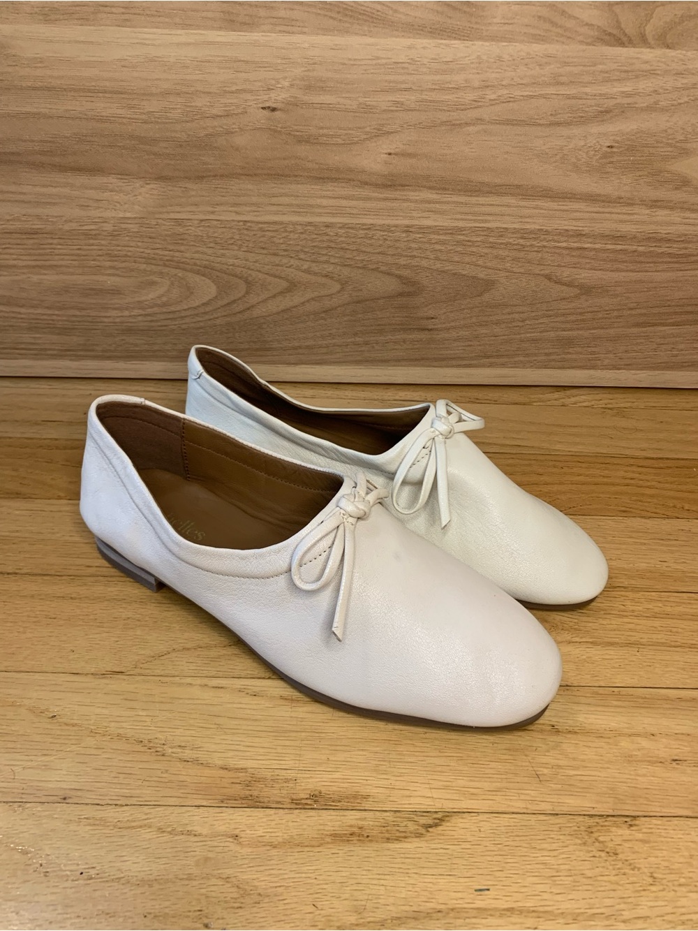 Seychelles Women's White Leather Tie-Front Flats - Picture 2 of 12